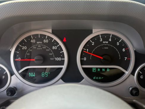 Used 2007 Jeep Wrangler Sahara w/ Dual Top Group AWD/4WD image 13
