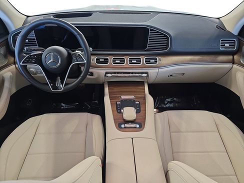 Certified 2026 Mercedes-Benz GLS 450 4MATIC image 10