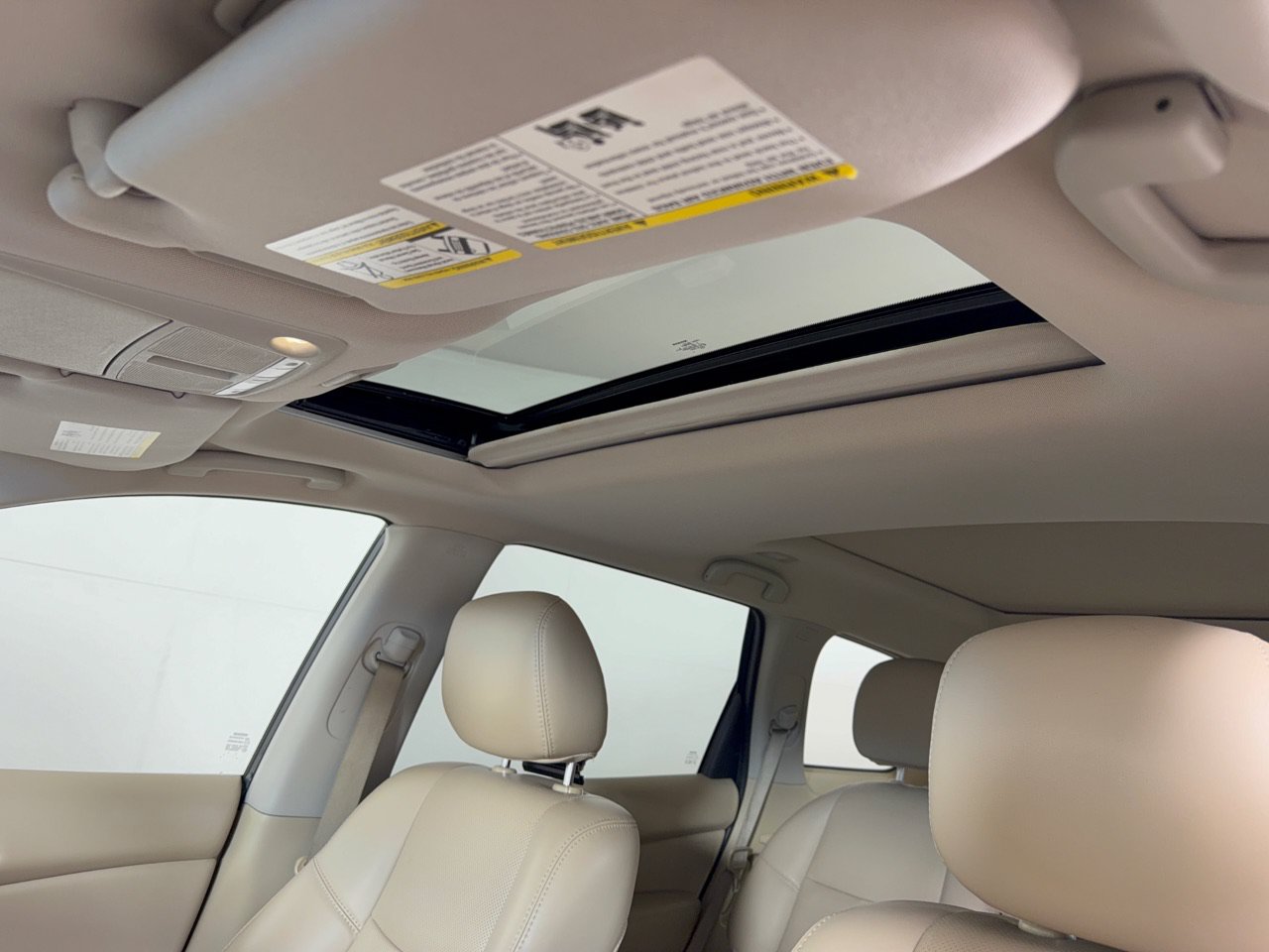 Used 2015 Nissan Pathfinder Platinum FWD image 30