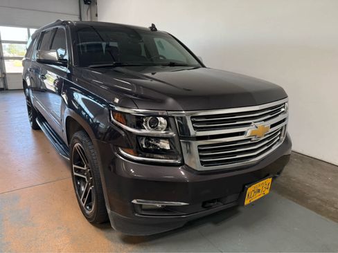 Used 2017 Chevrolet Suburban Premier AWD/4WD image 5