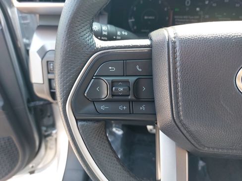 Used 2025 Toyota Tacoma TRD Sport AWD/4WD image 18