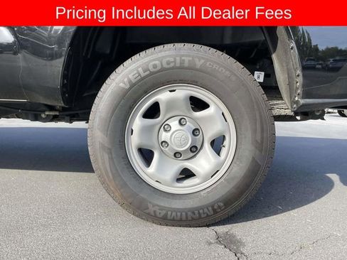 Used 2022 Toyota Tacoma SR AWD/4WD image 9