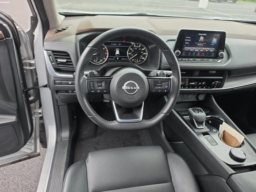 Used 2023 Nissan Rogue SV w/ SV Premium B Package AWD/4WD image 11
