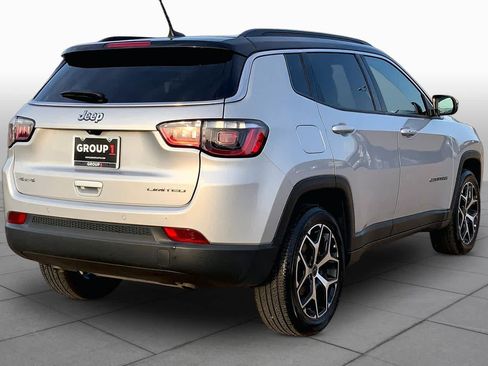 Used 2025 Jeep Compass Limited AWD/4WD image 13