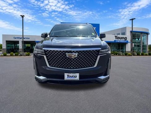 Used 2024 Cadillac Escalade Premium Luxury AWD/4WD image 2