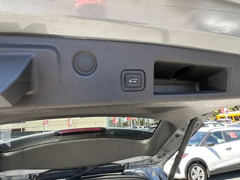 Used 2024 Chevrolet Equinox LT FWD image 23