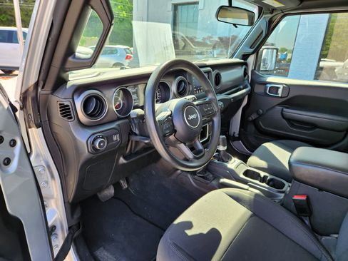 Used 2023 Jeep Wrangler Sport AWD/4WD image 13