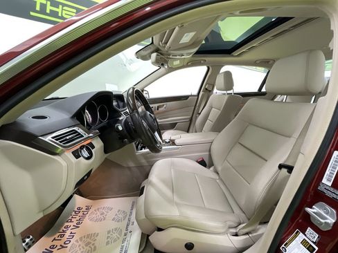 Used 2015 Mercedes-Benz E 250 BlueTEC Sedan w/ Premium 1 Package image 17