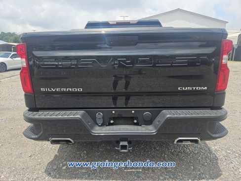 Used 2019 Chevrolet Silverado 1500 Custom w/ Custom Max Trailering Package AWD/4WD image 7