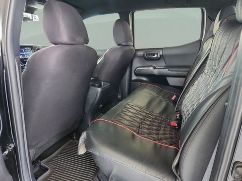 Used 2022 Toyota Tacoma TRD Off-Road w/ Technology Package RWD image 17
