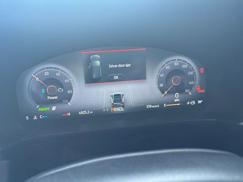 Used 2023 Ford Escape Platinum w/ Premium Technology Package AWD/4WD image 4