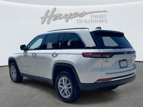 Used 2025 Jeep Grand Cherokee Laredo X w/ Luxury Tech Group I RWD image 8
