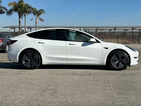 Used 2023 Tesla Model 3 Standard Range image 3