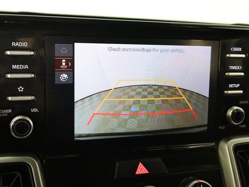 Used 2023 Kia Sorento LX image 46