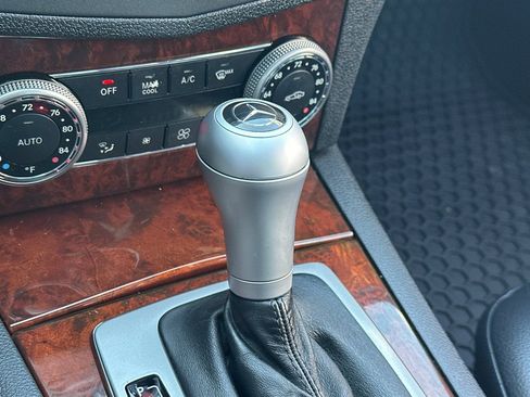 Used 2010 Mercedes-Benz C 300 Sport image 25