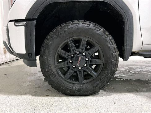 Used 2024 GMC Sierra 2500 AT4 w/ AT4 Premium Plus Package AWD/4WD image 6