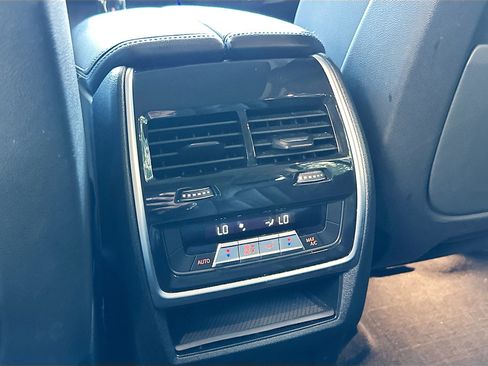 Certified 2022 BMW X7 xDrive40i w/ Premium Package image 27