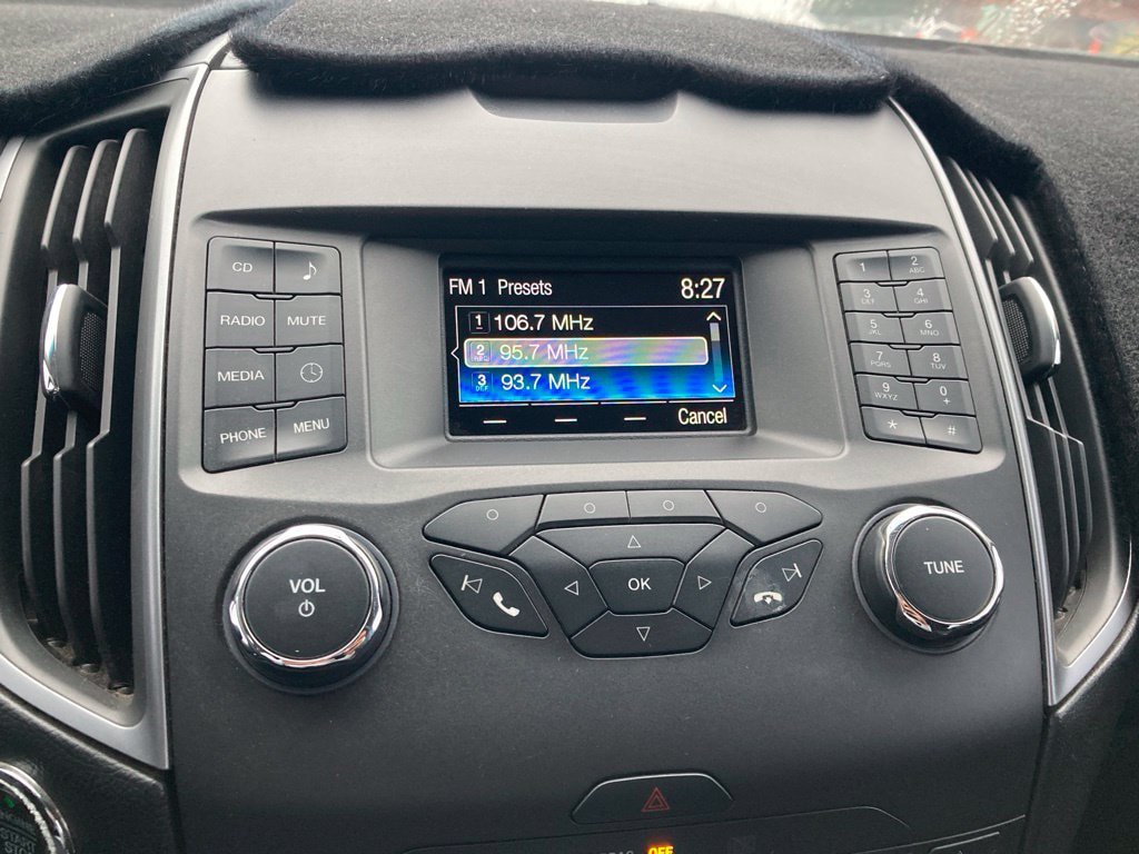 Used 2017 Ford Edge SE FWD image 18