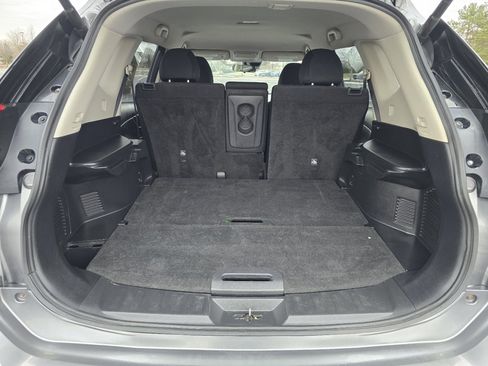 Used 2020 Nissan Rogue SV image 19