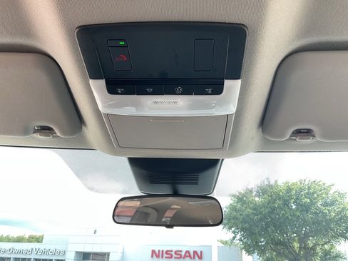 Used 2025 Nissan Sentra SV FWD image 13