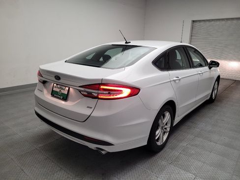 Used 2018 Ford Fusion SE FWD image 9