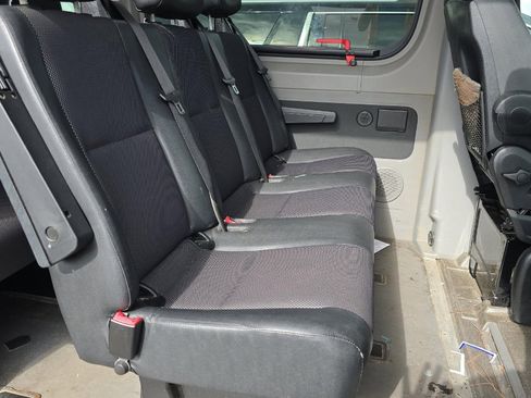 Used 2014 Mercedes-Benz Sprinter 2500 image 10