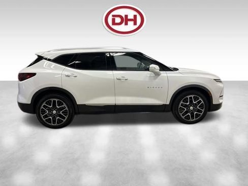 Used 2023 Chevrolet Blazer Premier w/ Driver Confidence II Package AWD/4WD image 2
