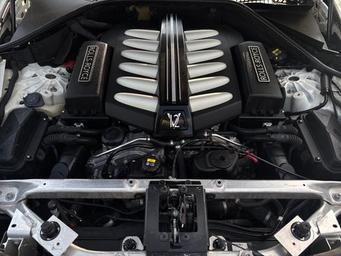 Used 2016 Rolls-Royce Wraith RWD image 65