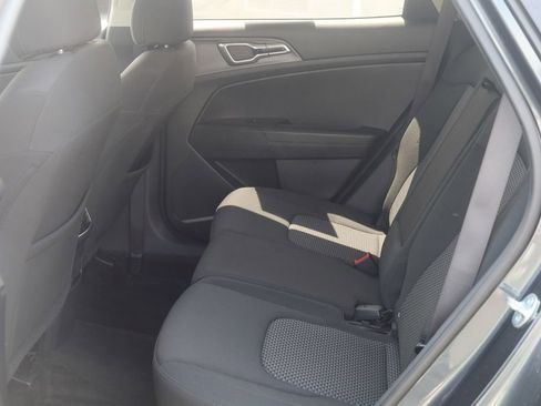 Used 2025 Kia Sportage LX AWD/4WD image 19