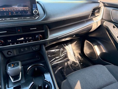 Certified 2025 Nissan Rogue SV FWD image 19