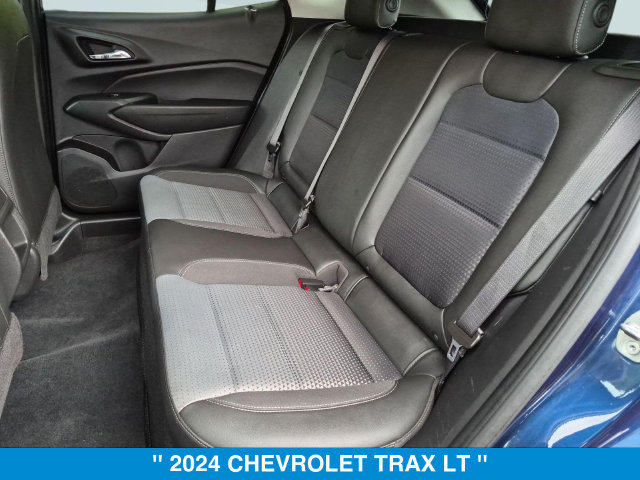 Used 2024 Chevrolet Trax LT w/ LT Convenience Package FWD image 26