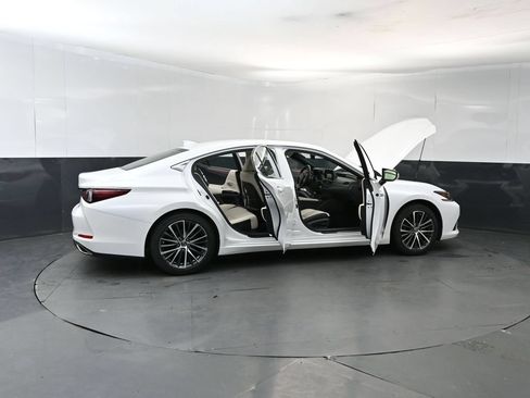 Used 2024 Lexus ES 350 w/ Premium Package FWD image 26