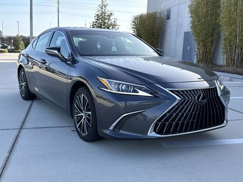 Used 2025 Lexus ES 350 w/ Premium Package FWD image 12