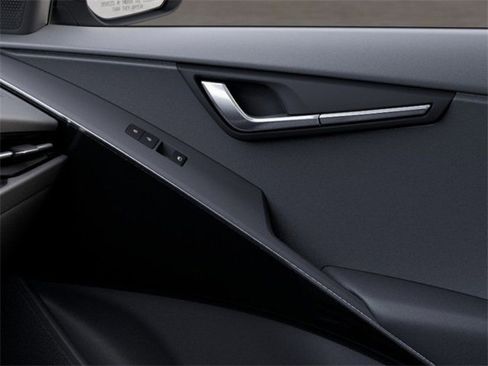 Used 2024 Kia Niro LX image 25