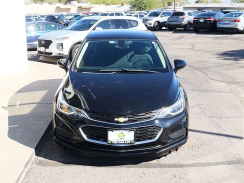 Used 2018 Chevrolet Cruze LT image 15