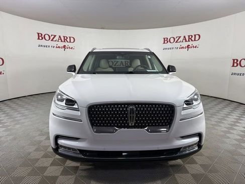 Used 2022 Lincoln Aviator Reserve w/ Equipment Group 201A AWD/4WD image 2
