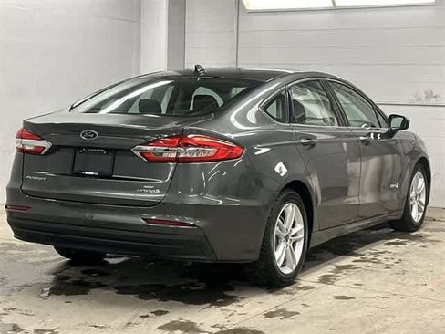 Used 2019 Ford Fusion SE image 32