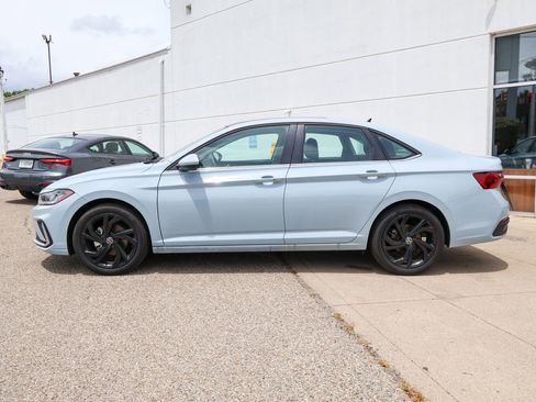 Used 2026 Volkswagen Jetta SE w/ Black Wheel Package FWD image 2
