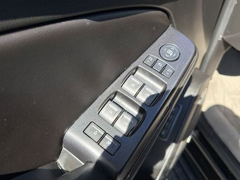 Used 2018 GMC Yukon XL SLT image 20