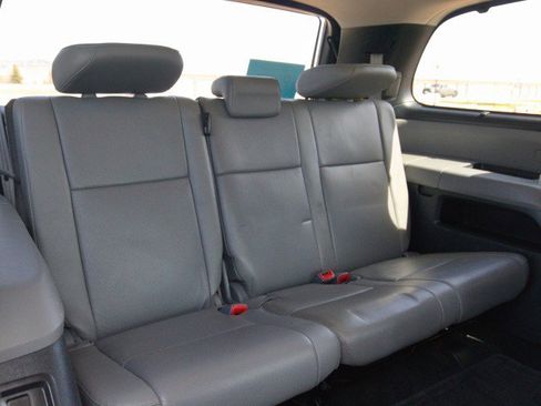 Used 2012 Toyota Sequoia Platinum AWD/4WD image 38