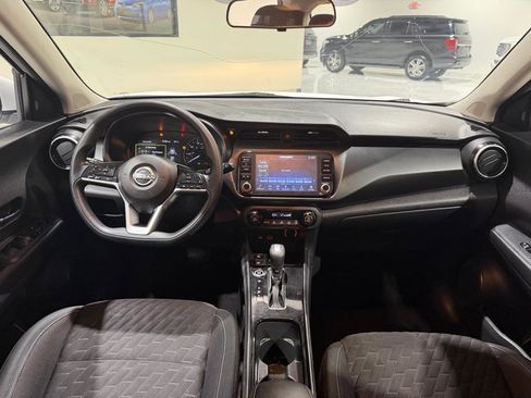 Used 2022 Nissan Kicks SV FWD image 22