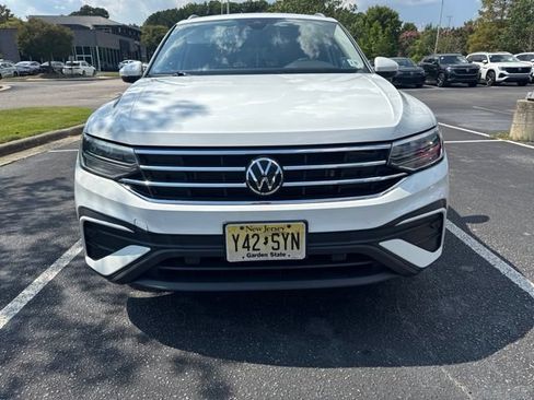 Certified 2024 Volkswagen Tiguan SE AWD/4WD image 3