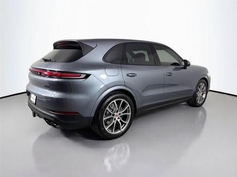 Certified 2026 Porsche Cayenne AWD/4WD image 7
