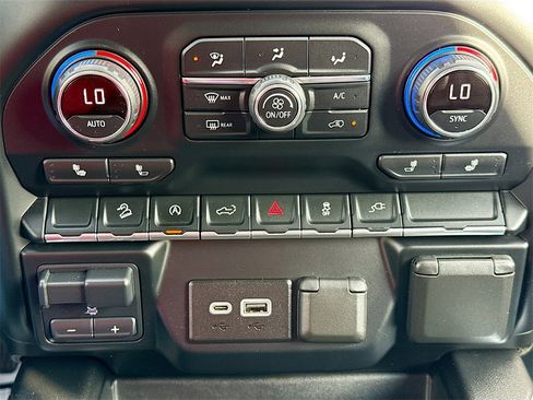 Used 2020 Chevrolet Silverado 1500 LT Trail Boss image 17