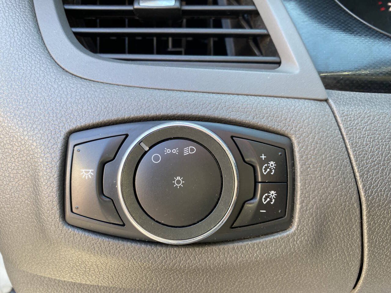Used 2013 Ford Edge SE FWD image 27