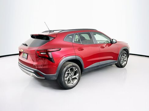 Used 2025 Chevrolet Trax LT image 9