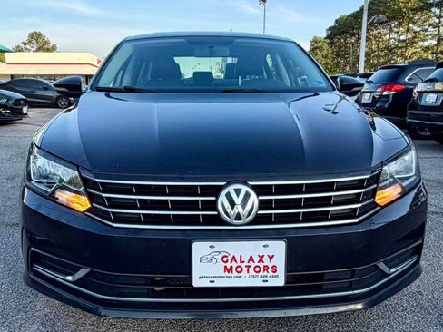 Used 2019 Volkswagen Passat 2.0T Wolfsburg FWD image 2