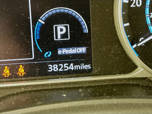 Used 2023 Nissan Leaf S image 19