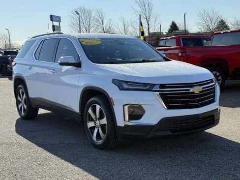 Certified 2023 Chevrolet Traverse LT w/ LT Premium Package image 4