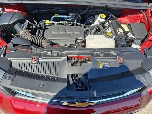 Used 2021 Chevrolet Trax LT w/ LT Convenience Package image 22